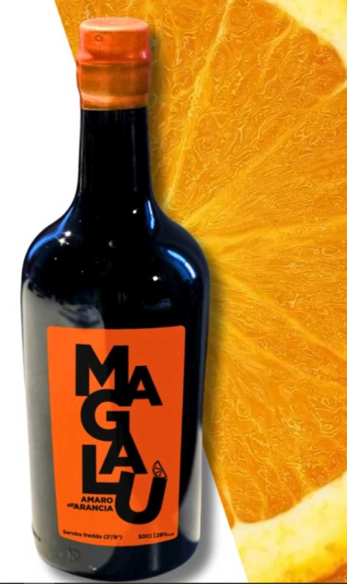 Flasche mit Orangenlikör aus Sizilien